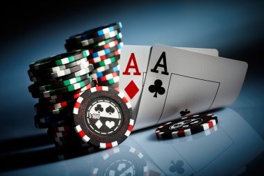 newbie mobile app interface showing live dealer blackjack table on Android phone